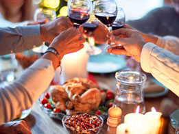 Chez les 18-30 ans, l'art du vin s'apprend en famille