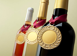 La controverse des médailles sur les bouteilles de vin : lumière sur leur valeur réelle
